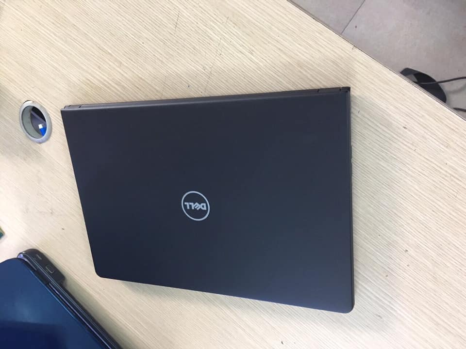 Laptop Dell 3558 đen sang trọng