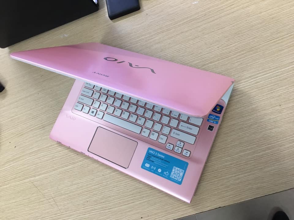 Laptop Sony sve14 trắng hồng