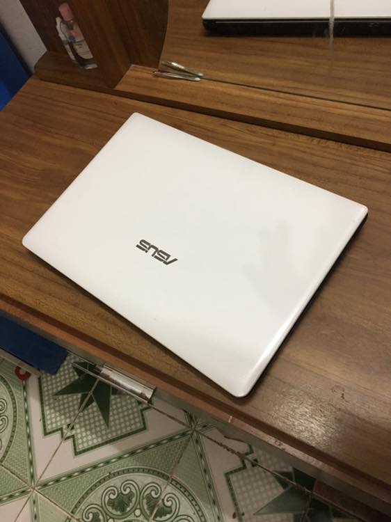 Laptop Asus X401 trắng thời trang