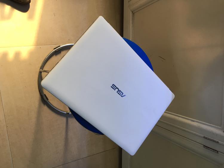 Laptop Asus X450 trắng tinh khôi